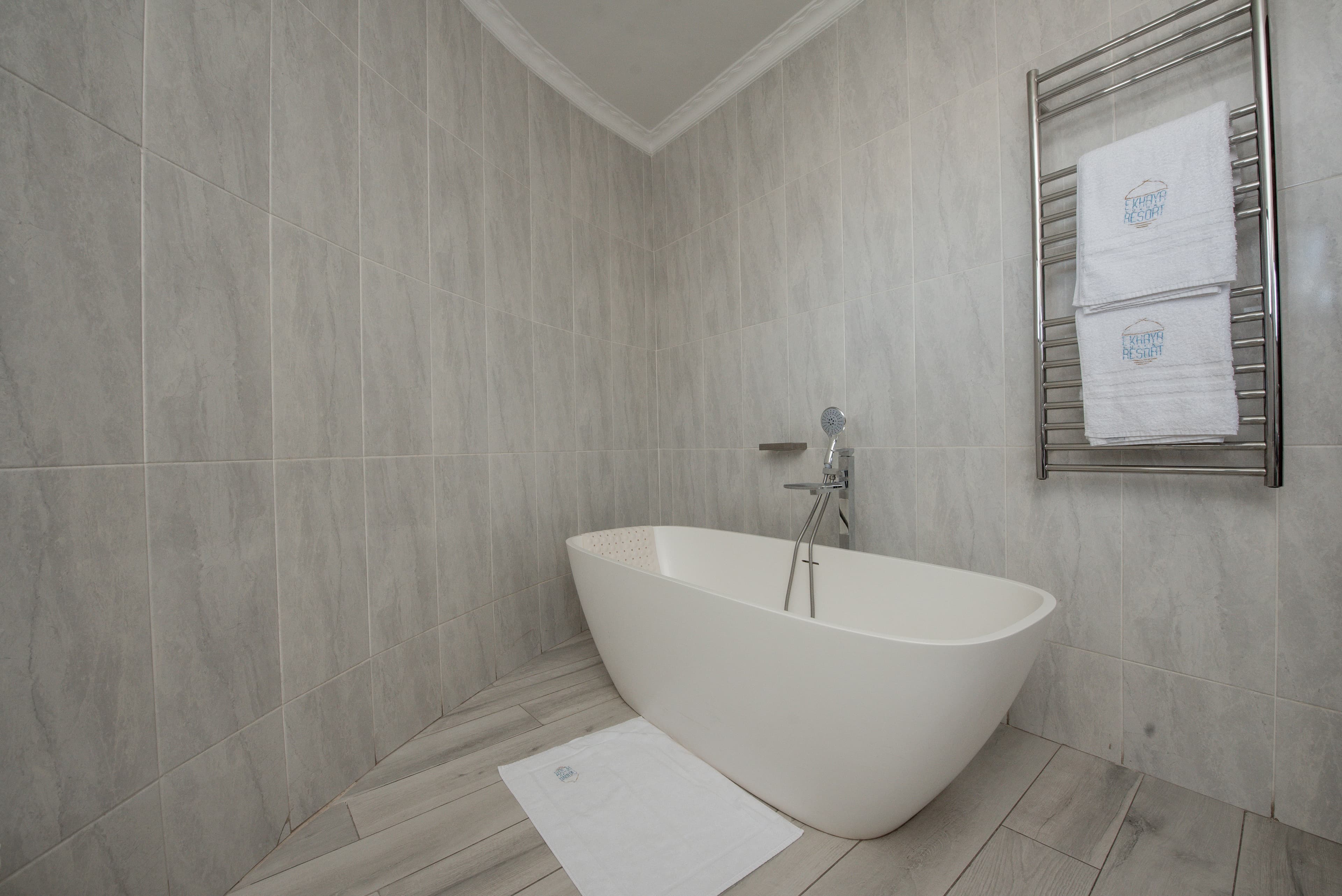 Roundevel Suite