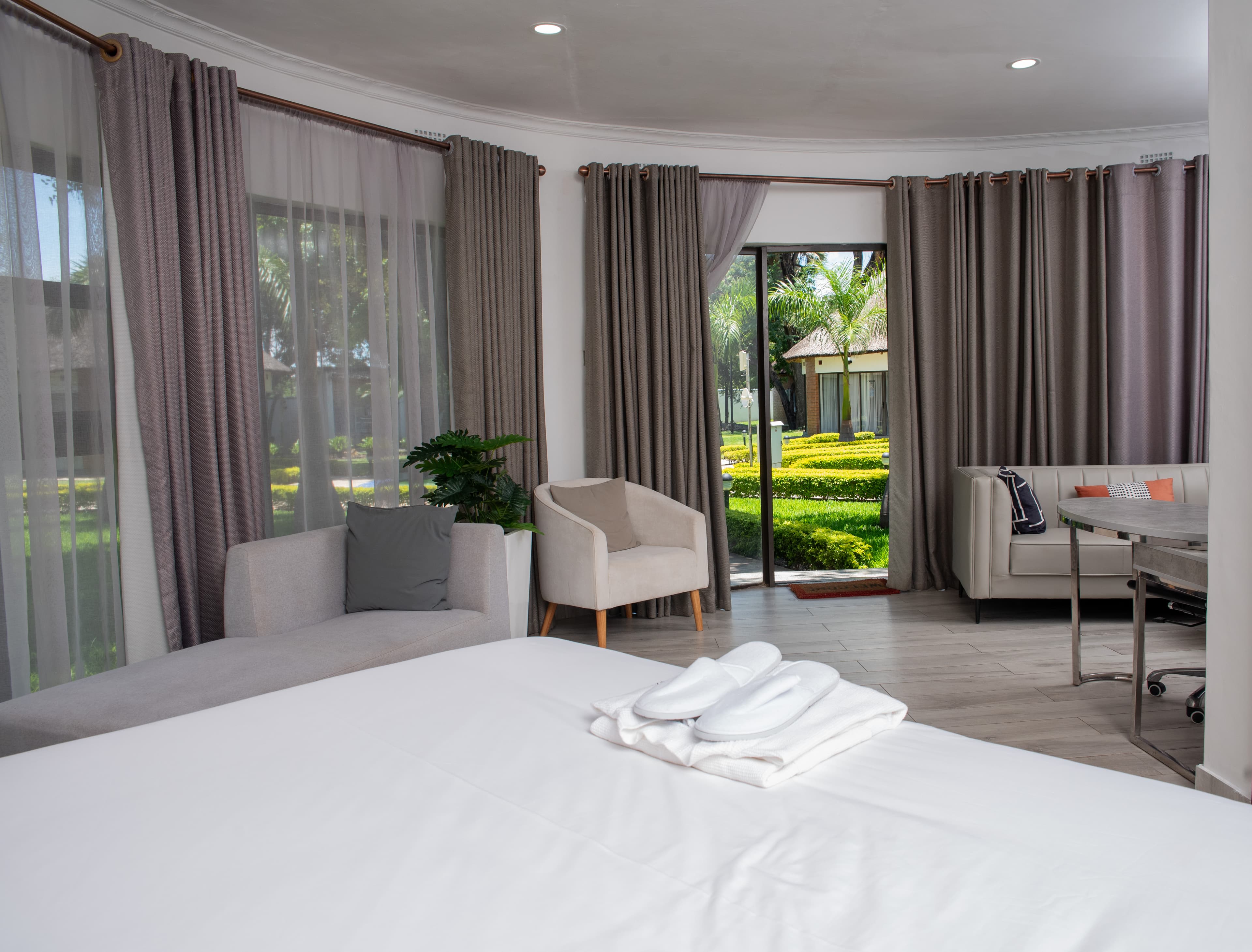 Executive Suite with terrace and city view